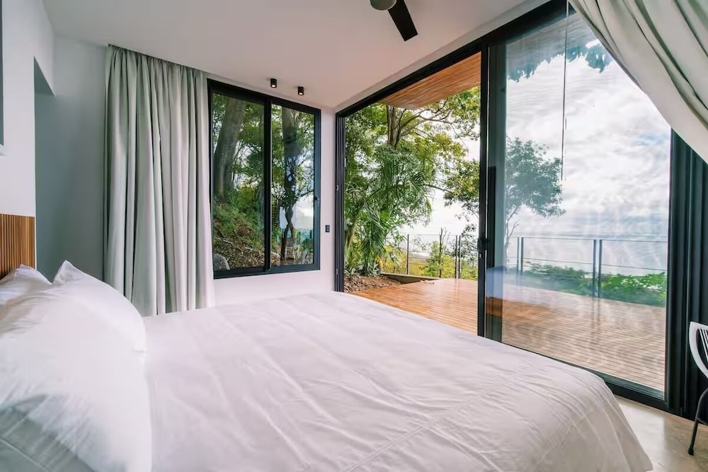 Seataya Oceanview Luxury Villas