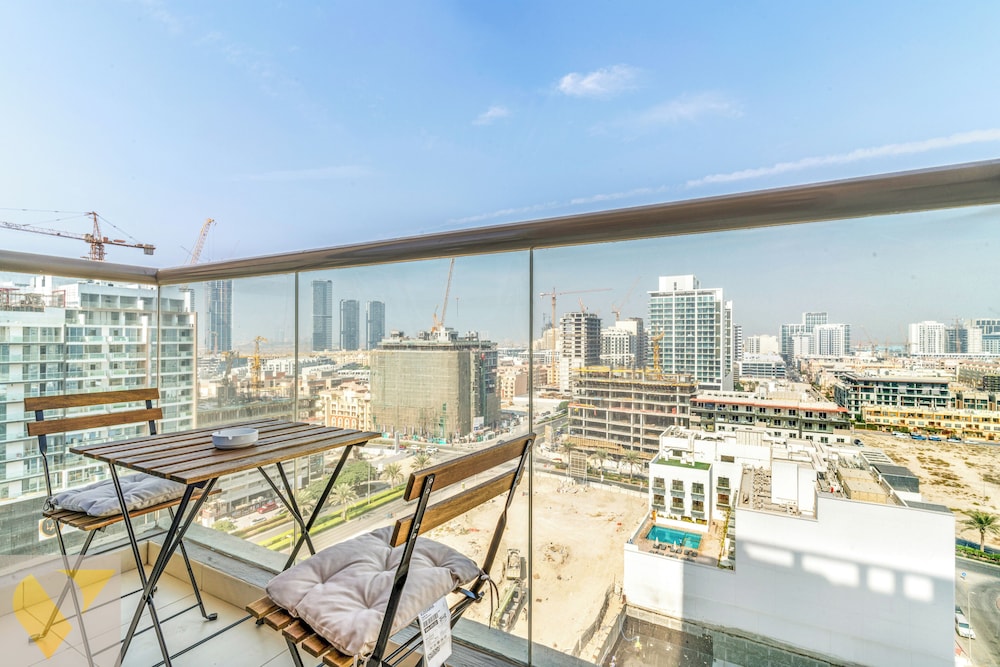 Jeewar JVC near Circle Mall rooftop Pool