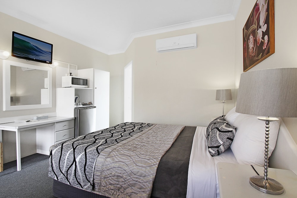 Engadine Motor Inn