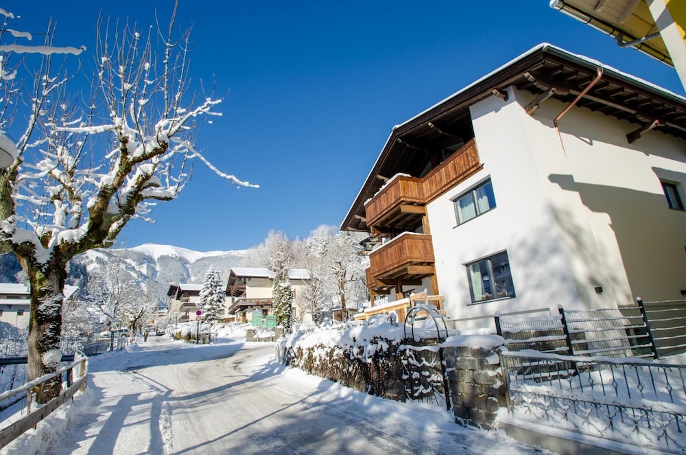 Finest Villa Zell am See - Penthouse Sauna