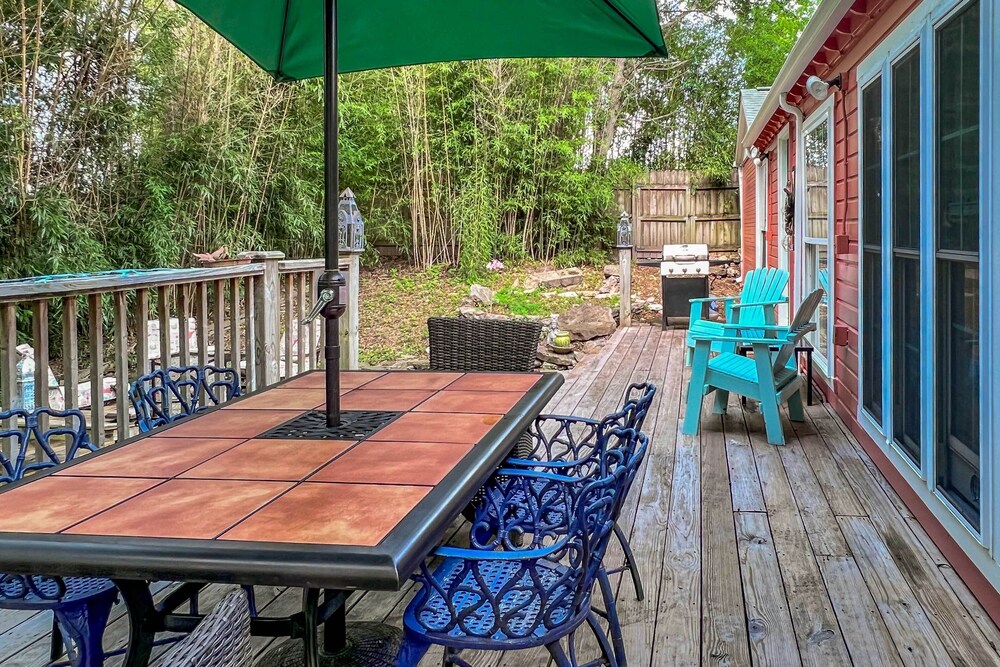 Eclectic 'osage Cottage' in Historic District