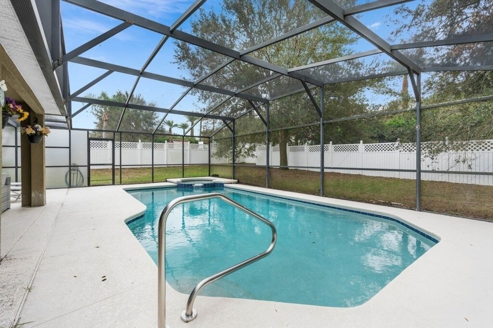 Legacy Park Villa: 5br, Pool, Spa & Near Disney 5 Bedroom Villa