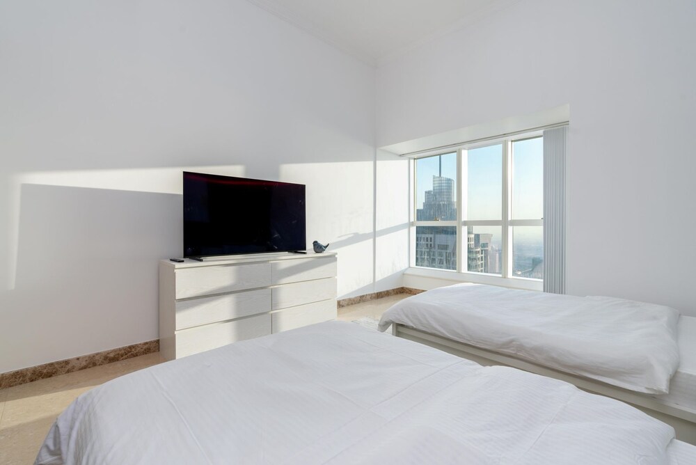 4BR Maid Penthouse w Pool and Jacuzzi