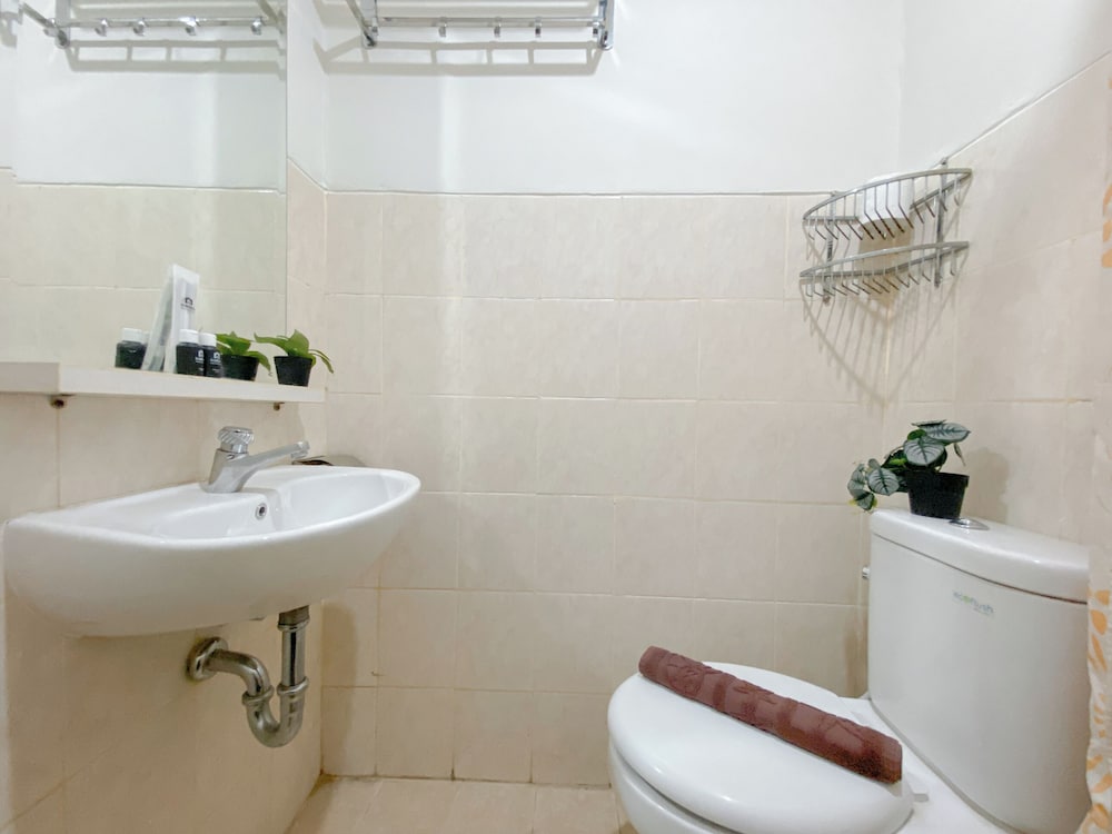 Contemporary Designed Studio Apartment Park View Condominium