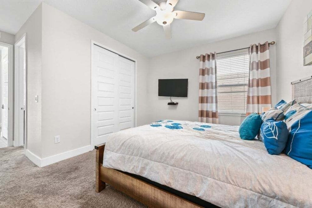 Elegant 8br Retreat W/ Private Pool, Spa & Family-friendly Comfort 8 Bedroom Villa