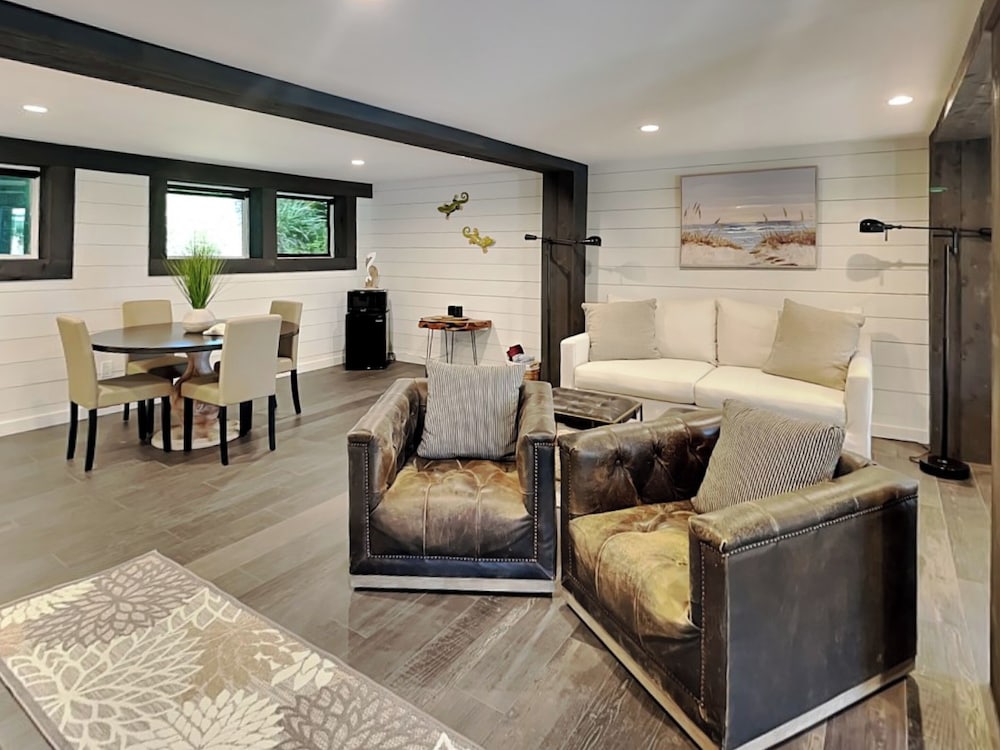 Ocean Commotion by Distinctive Beach Rentals