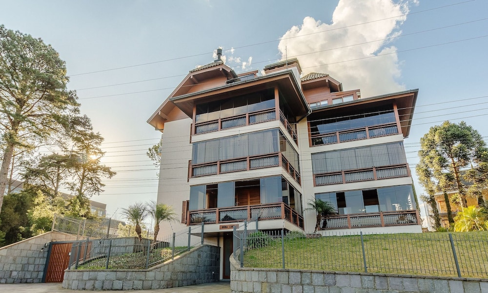 3 Bedroom Apartment With Mountain View Rlu0302