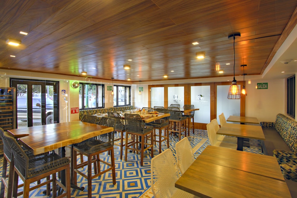 Ensenada Vacations - Hotel La Pinta - Property Image 21