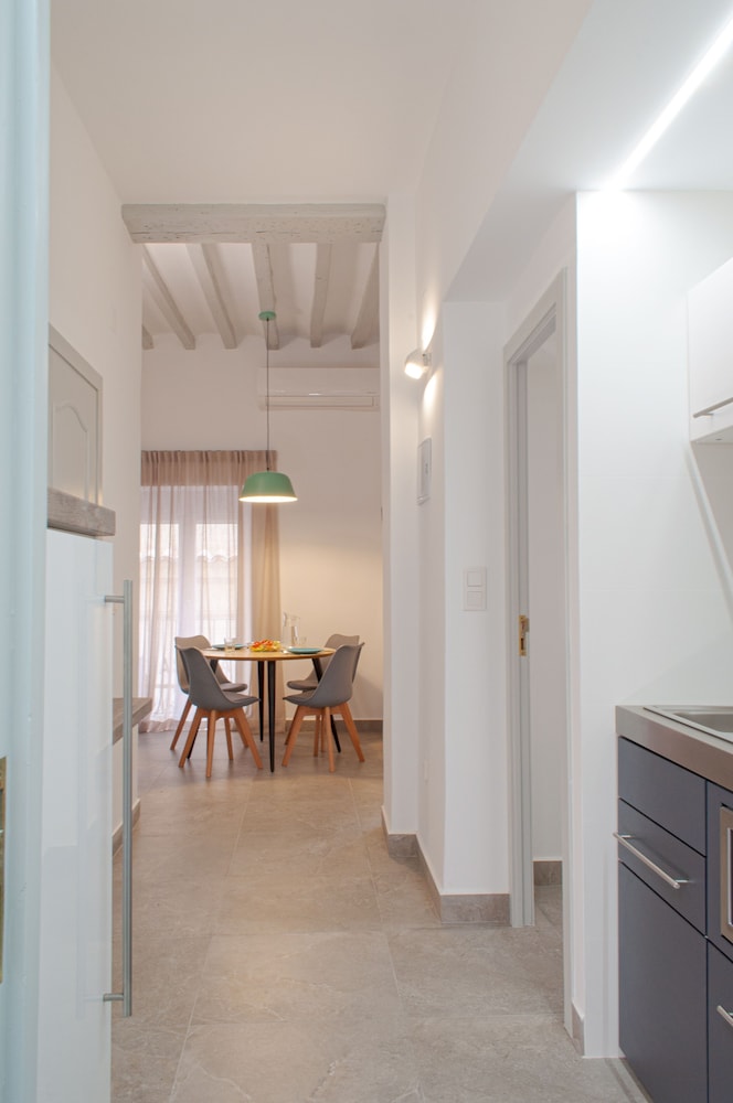 ABAL Apartments - Barrio