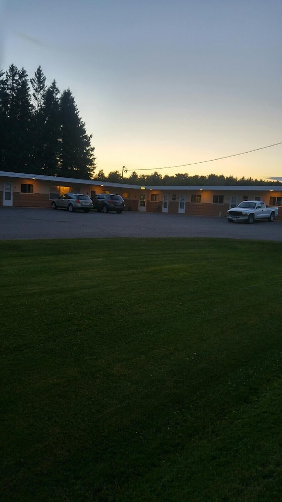 Prairie Motel - Property Image 11