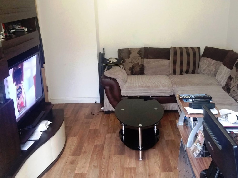TravelStop #London-Ealing