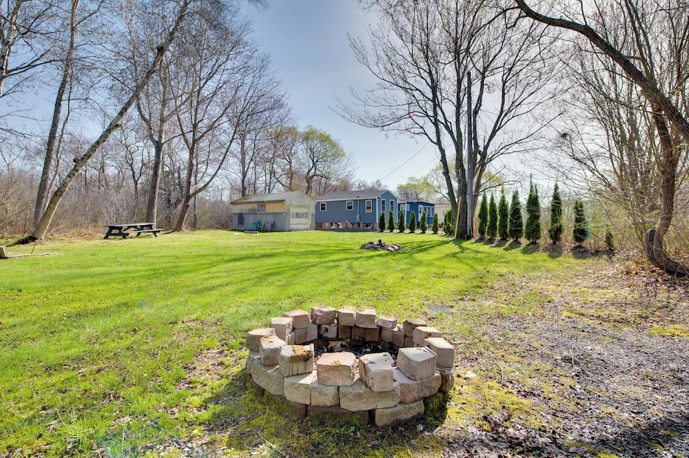 Near Beach & Downtown: York Cottage w/ Yard!