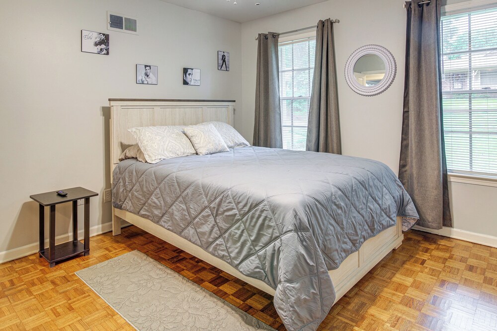 Walk to Graceland: Spacious Memphis Home!