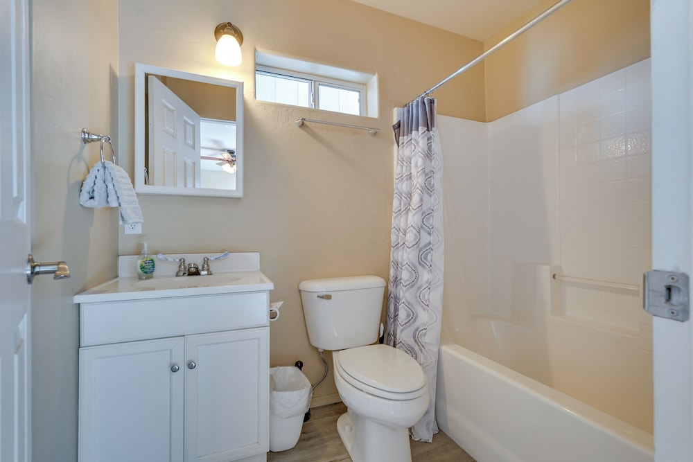 Havasu Paradise w/ Private Pool, Hot Tub & Casita!
