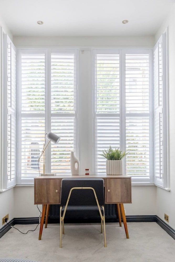Contemporary Elegance - 2BD Flat, Clapham!