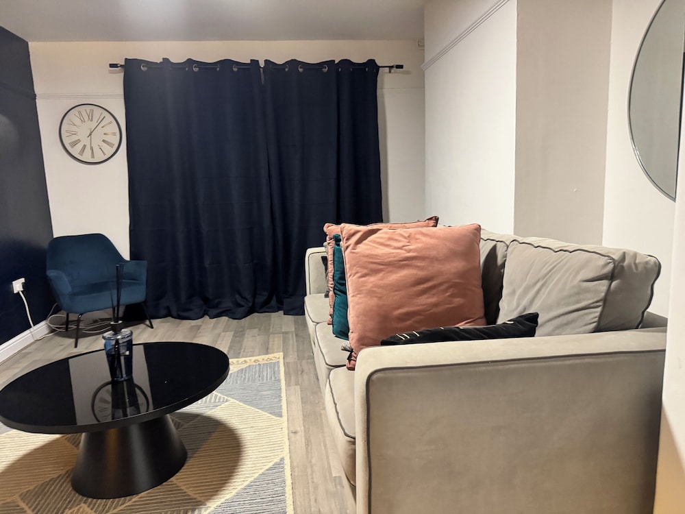 Corporate 3bedroom home with parking