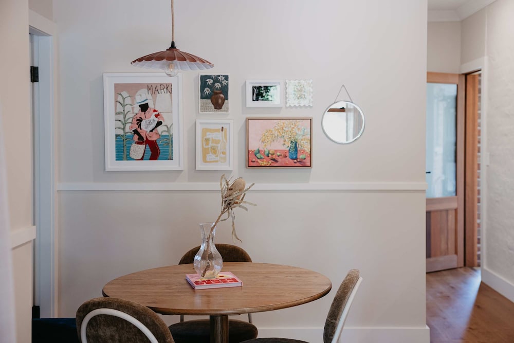 Moraea Farm Suite in Berry