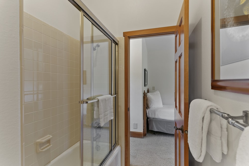 Solamere Drive Home at Deer Valley Resort - 6 Bedroom Home with Hot Tub #3220 6 Home