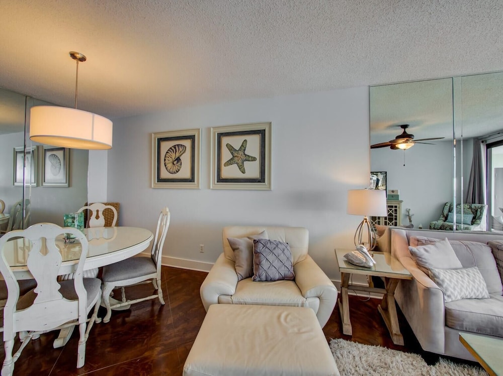Pelican Pointe 1505