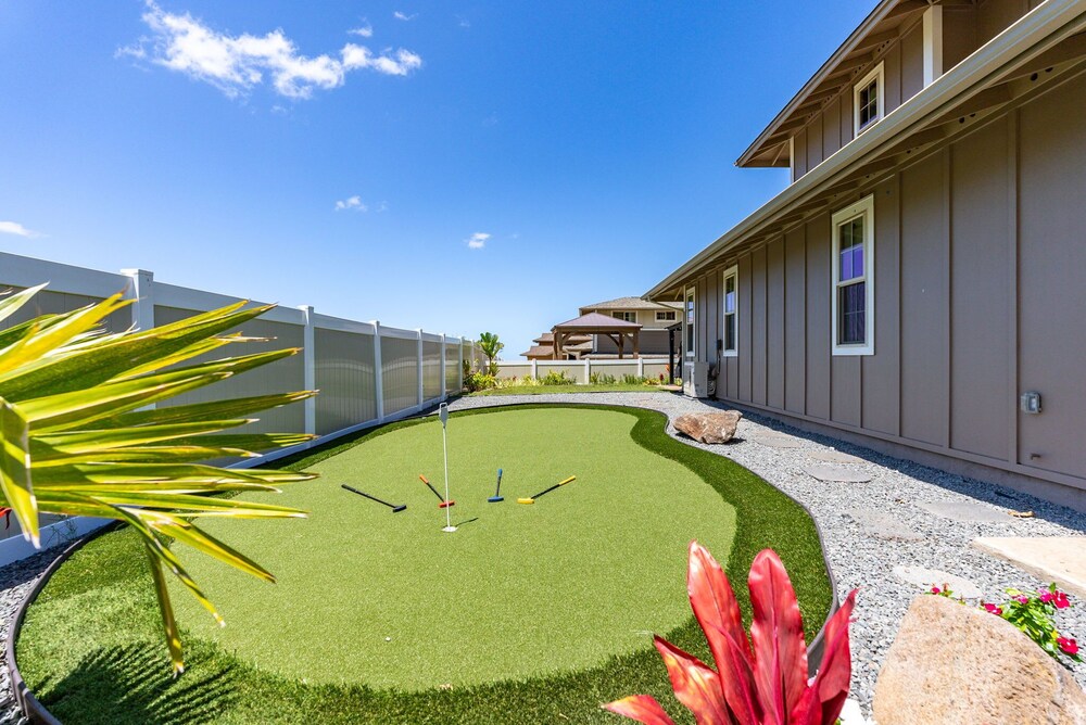 @ML Ocean View, Golf, Gazebo and Bbq, we Have All!
