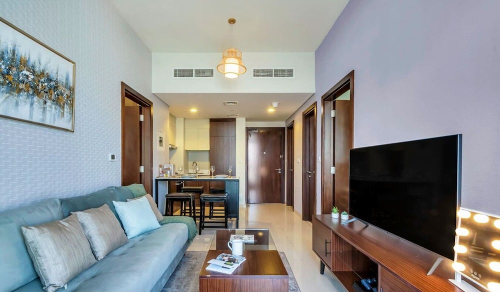 Waterfront 2BR w Canal View Near Burj Khalifa
