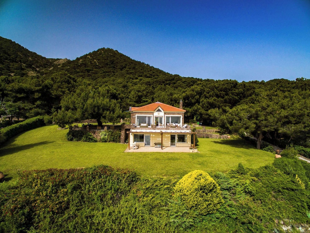 Villa Lauriet Kratigos - Private Escape With Views