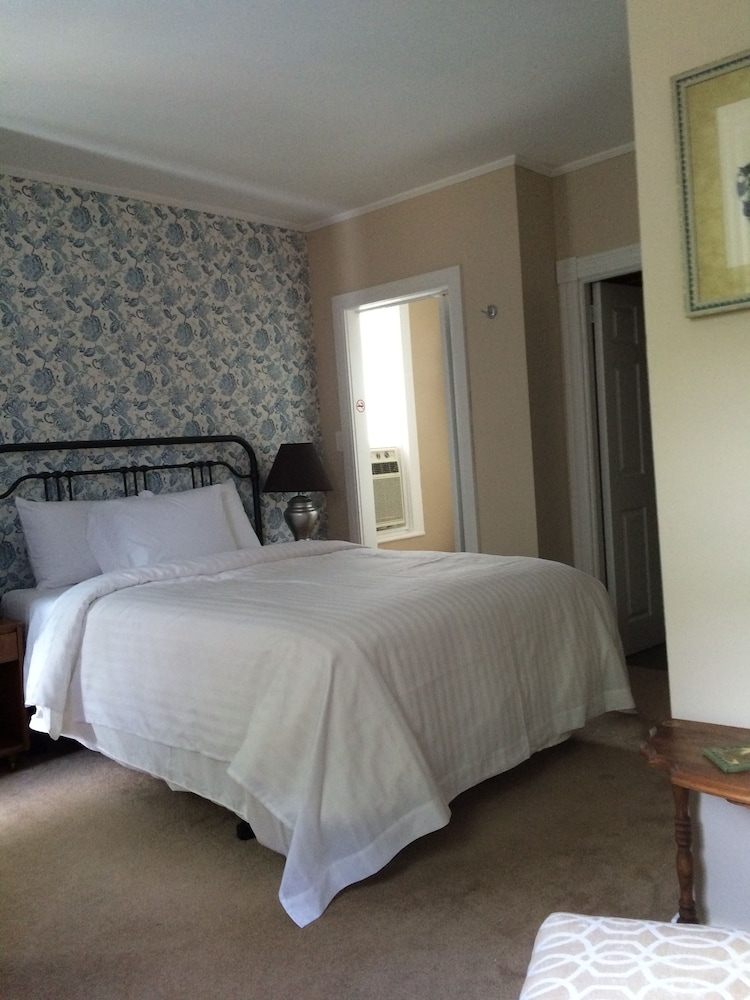 Gananoque Vacations - Seaway Manor - Property Image 36