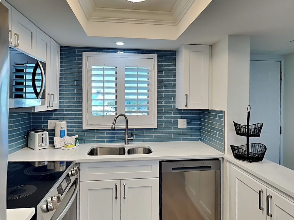 Seaside 4 by Distinctive Beach Rentals