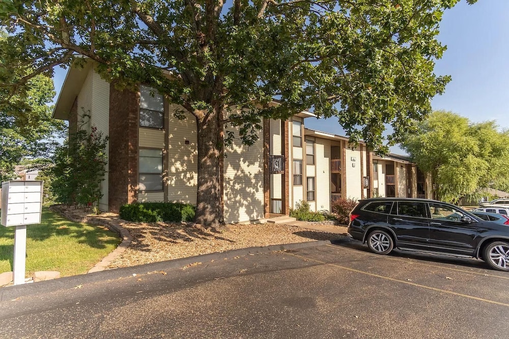 Highland Pointe - Resort Amenities - Hot tub - Central Location - Lakes!! view 2