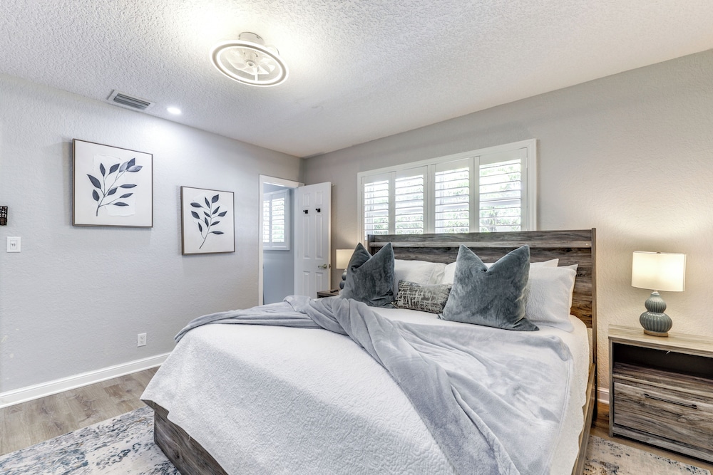 3 Mi to Shore: Couples Getaway in Lighthouse Point