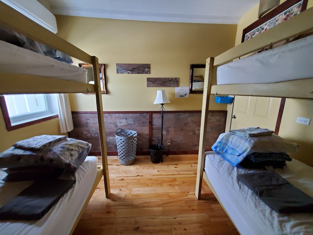 Levis Vacations - Auberge Jeunesse LouLou's Backpacker Hostel - Property Image 74