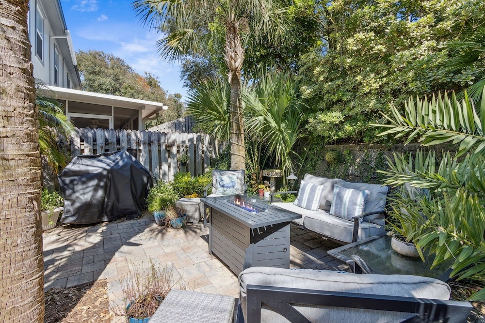 2754 1st Ave. A 2 Bedroom Duplex