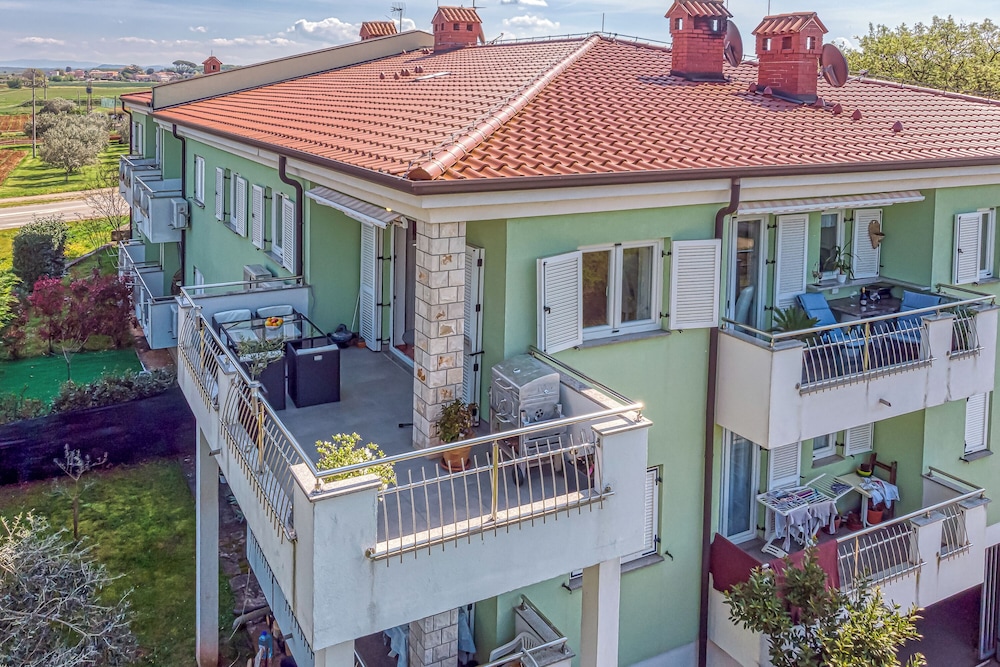 Sea Breeze Residence Mariella