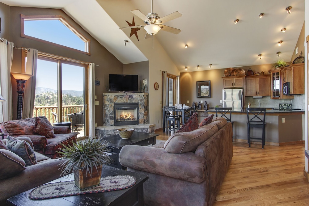 Denver Vacations - The Twin Owls 21a 2 Bedroom Condo by RedAwning - Property Image 1