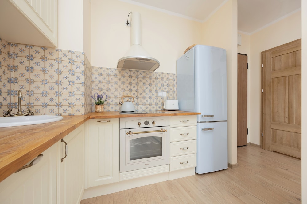 Warsaw Apartment With Parking by Renters view 4