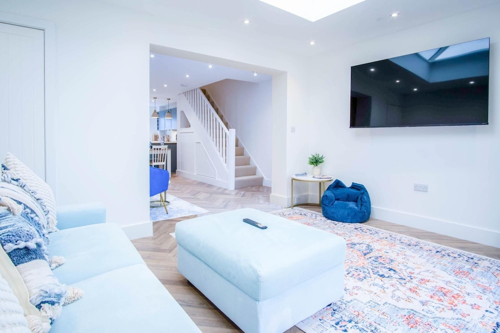 Hatherleigh Drive - 2 Bedroom House - Mumbles