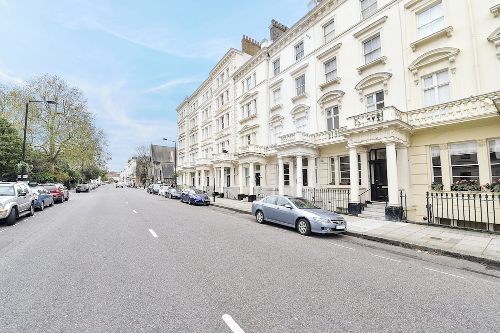 Smart 2 bedroom flat near Pimlico Tube