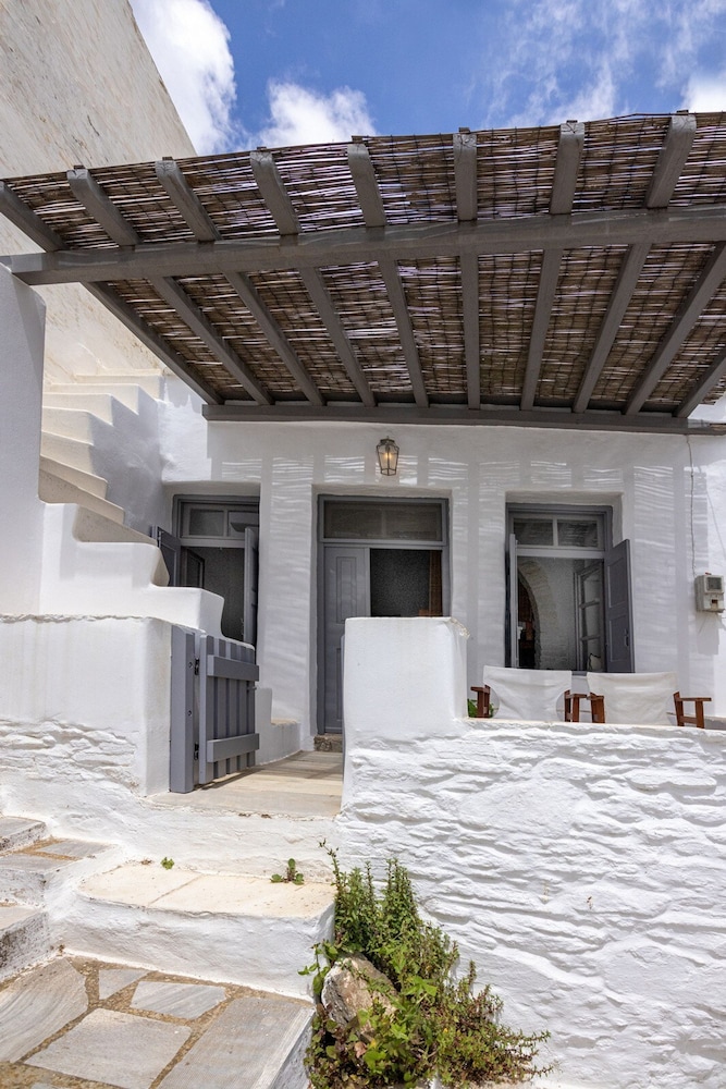Village Aura in Tinos
