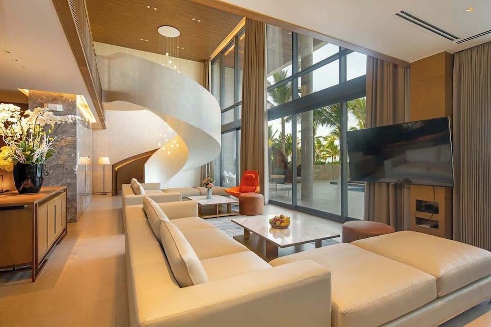 Elegant Retreat for Discerning Travelers