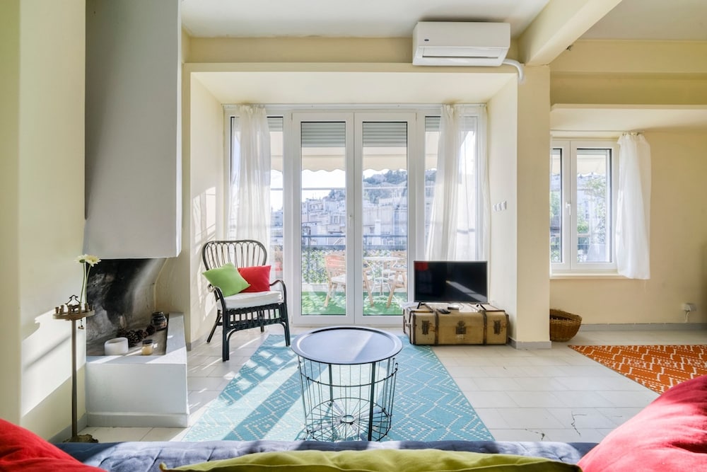 Acropolis Penthouse With 50mbps Wifi