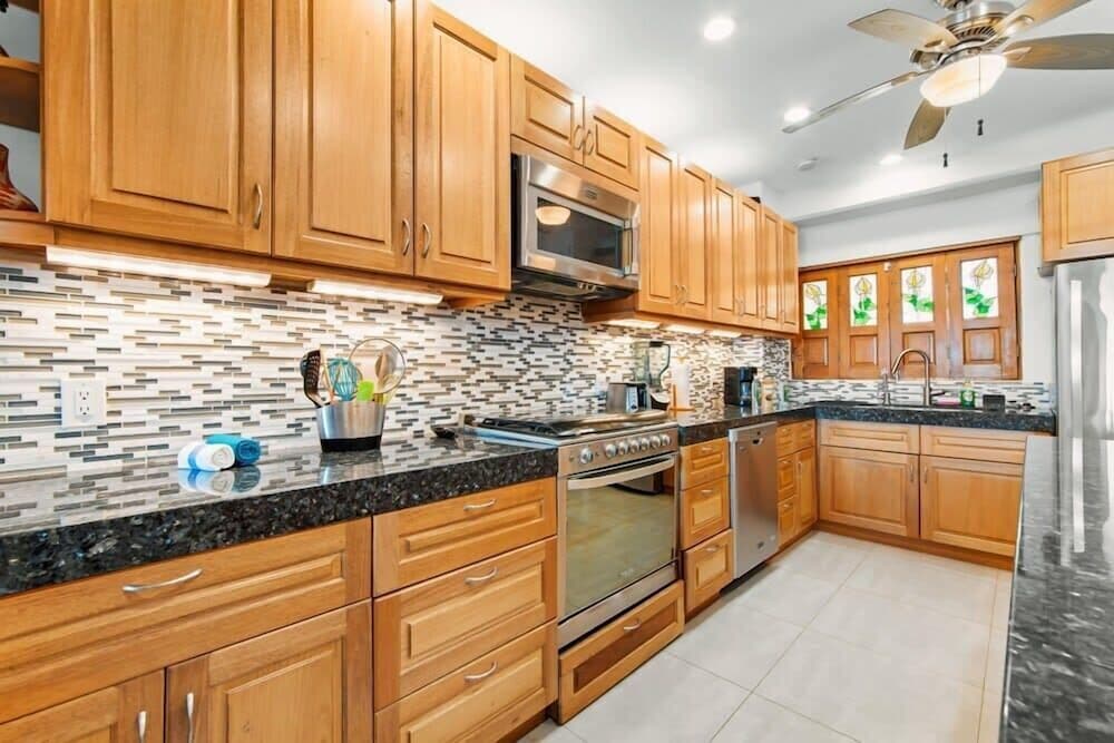 Ocean View 2Br Condo-balcony-beach-pool - 603