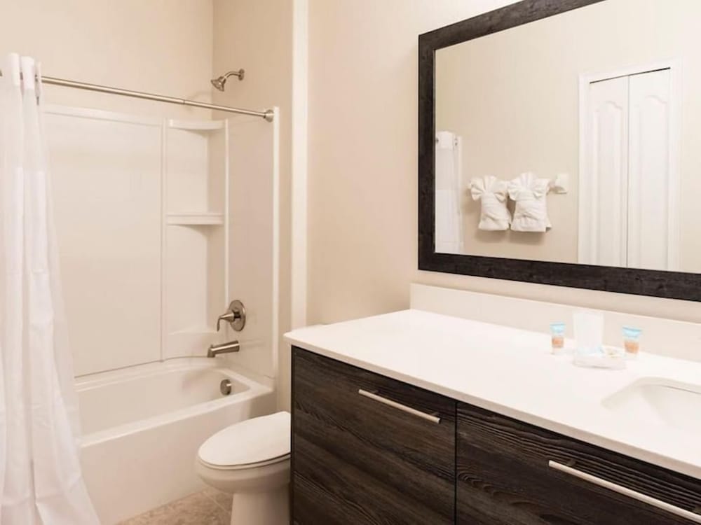 Family Friendly Pool Home Balmoral Resort-6sltsfp1 6 Bedroom Home by RedAwning