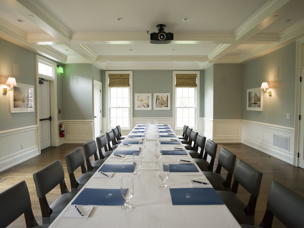 The Quogue Club at Hallock House