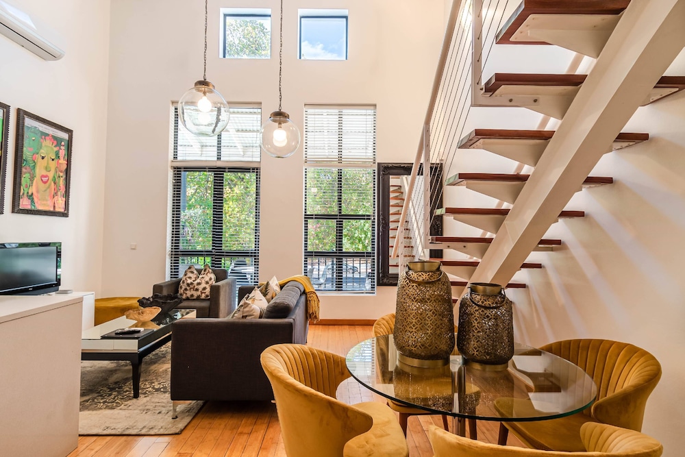 The Ivy Apartments