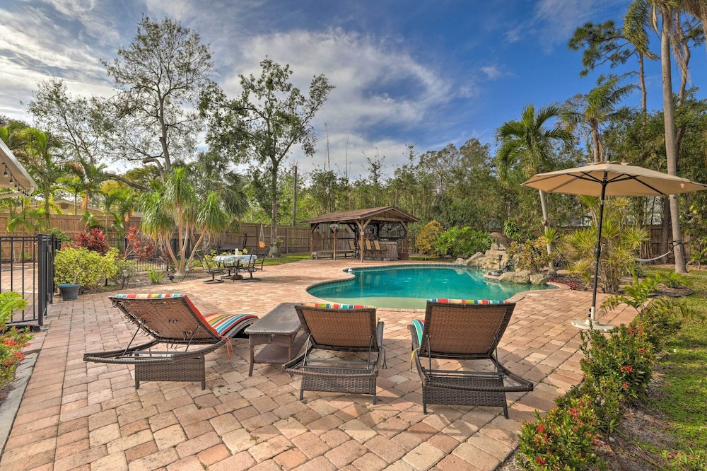 Sarasota Getaway w/ Private Pool & Backyard Oasis!