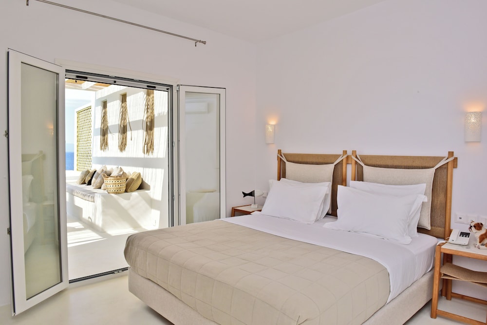 Natura Luxury Villas