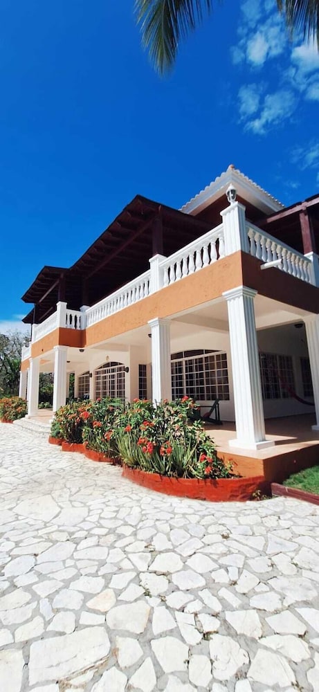 9th Hole Villa