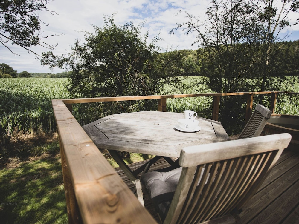 Romantic Woodland Chalet
