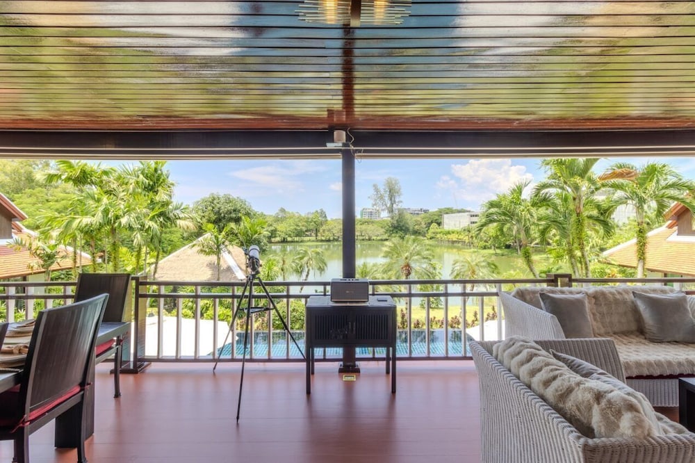 Famous Baan Bua Luxury Estate V238