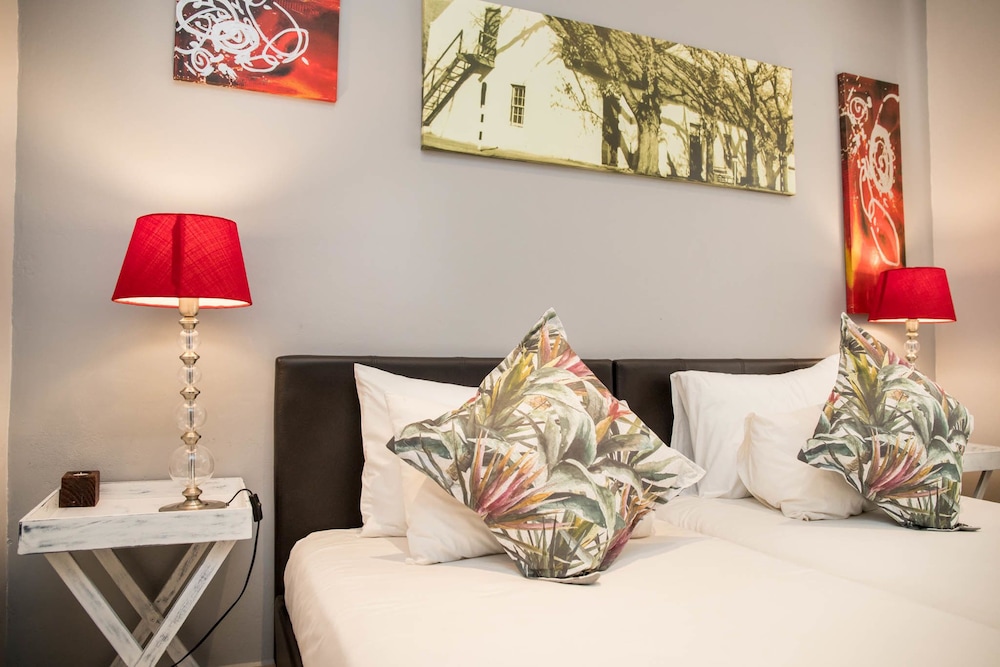 Four Oaks Guesthouse